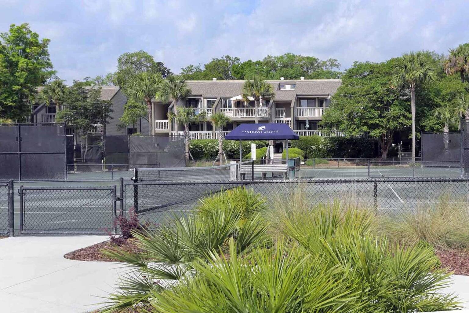 1634 Live Oak Park