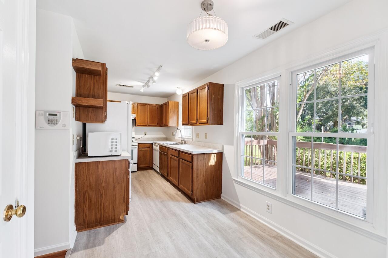 1332 Salt Marsh Cove