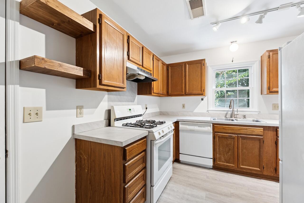 1332 Salt Marsh Cove