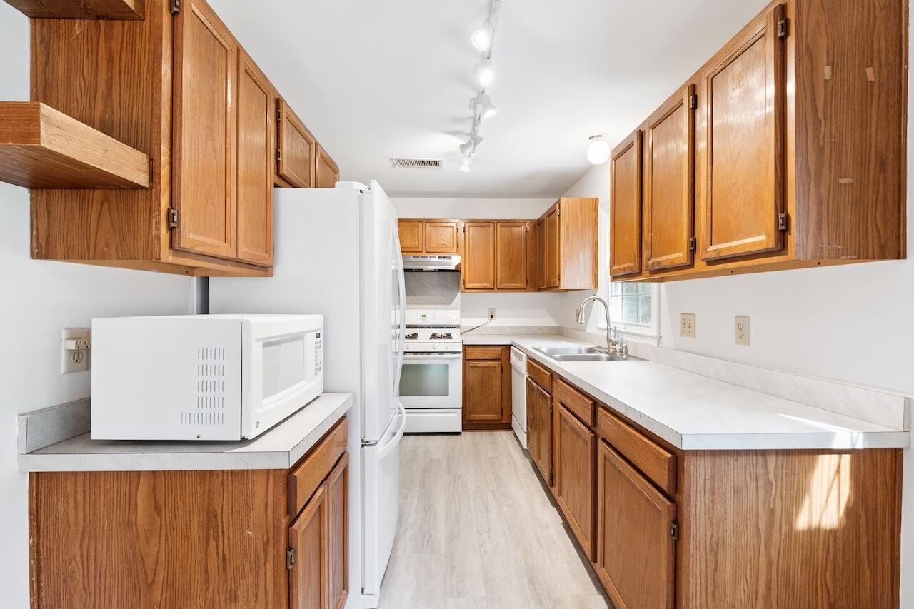 1332 Salt Marsh Cove