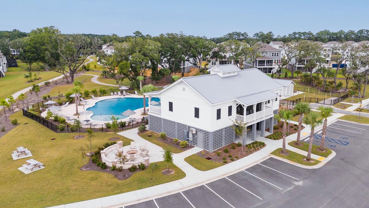 1684 Farmers Way