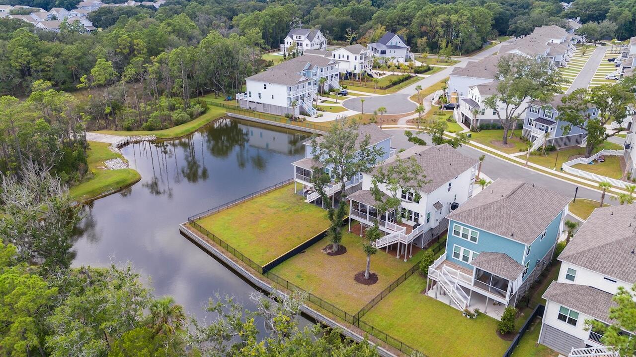 1684 Farmers Way