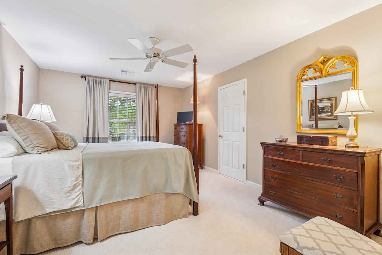 1146 Manor Lane