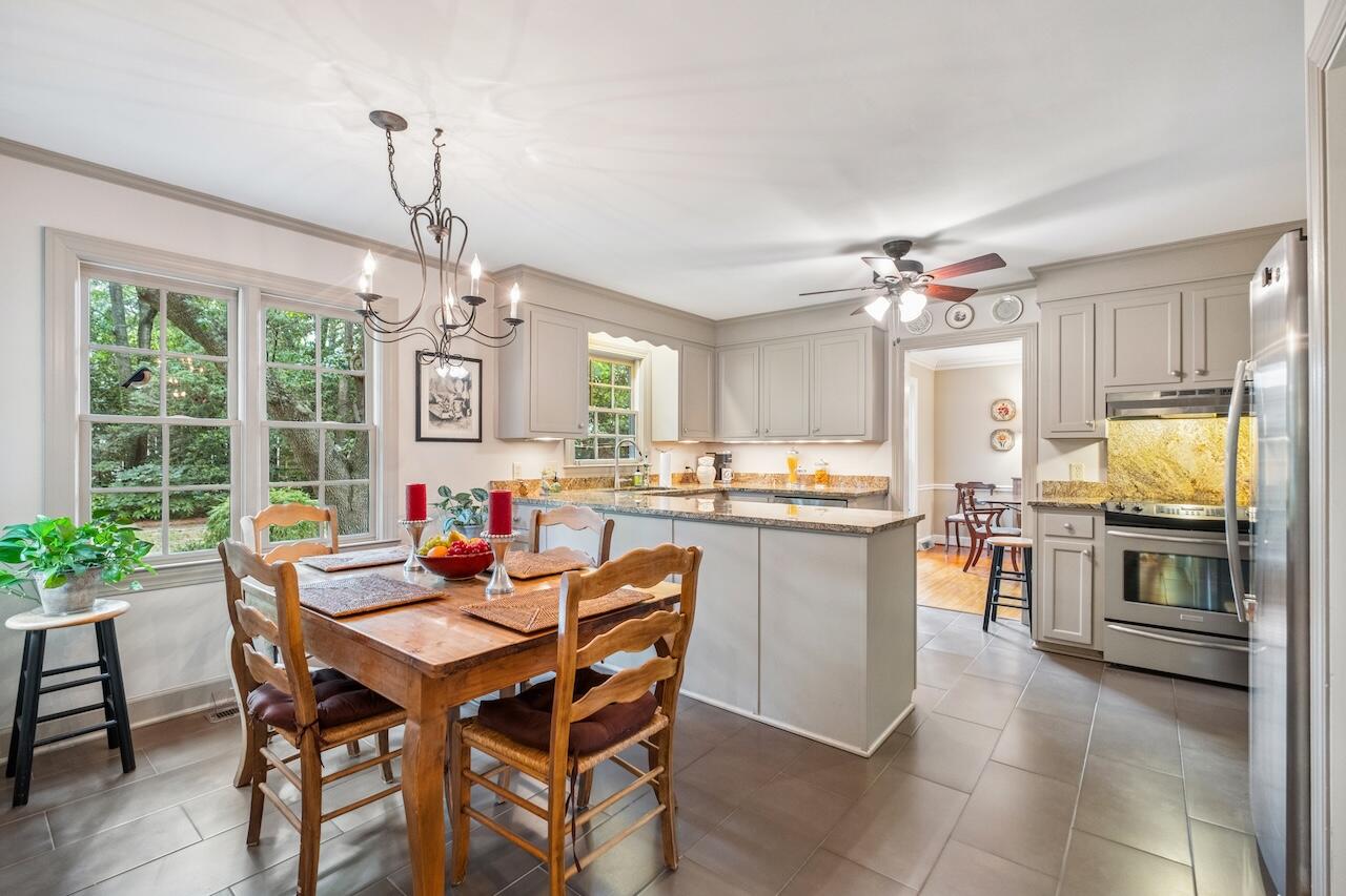 1146 Manor Lane