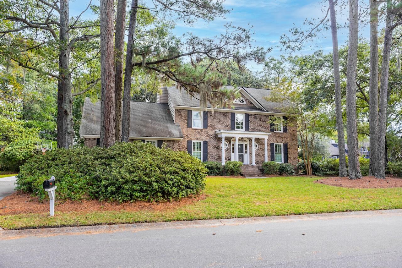 1146 Manor Lane