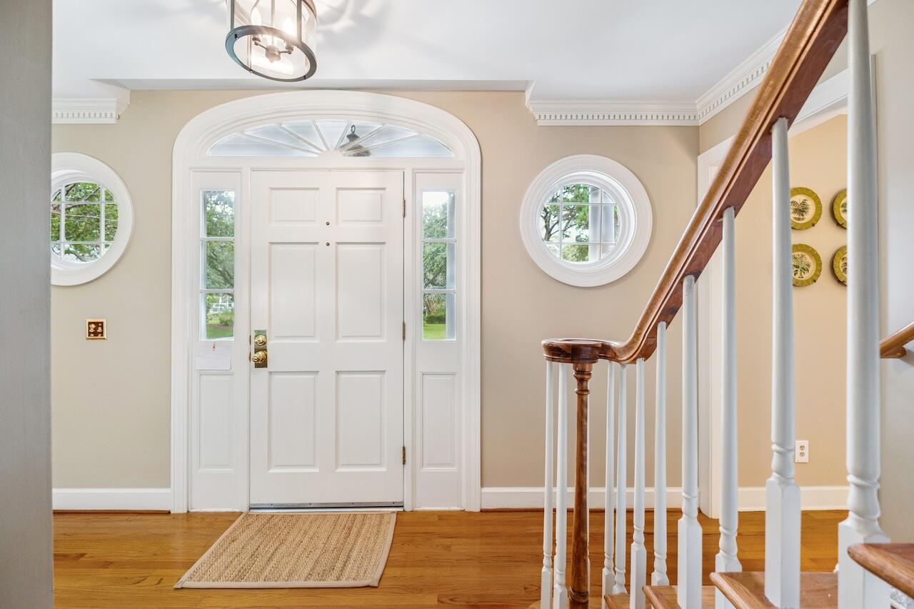 1146 Manor Lane