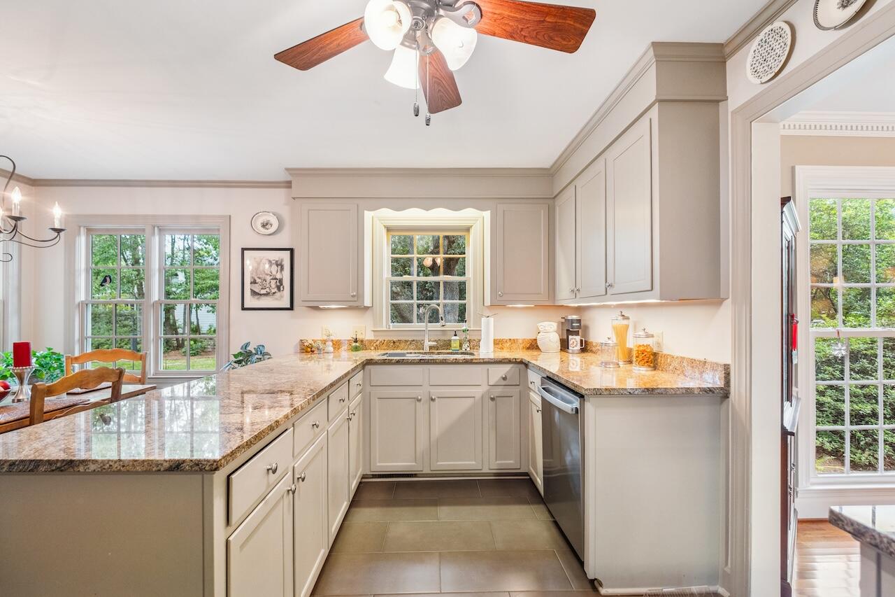 1146 Manor Lane
