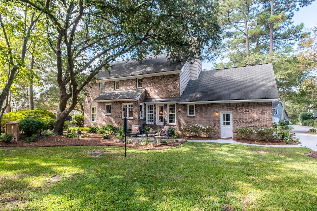 1146 Manor Lane