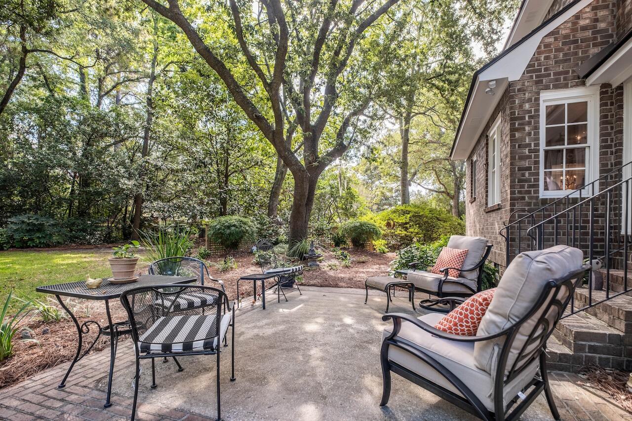 1146 Manor Lane