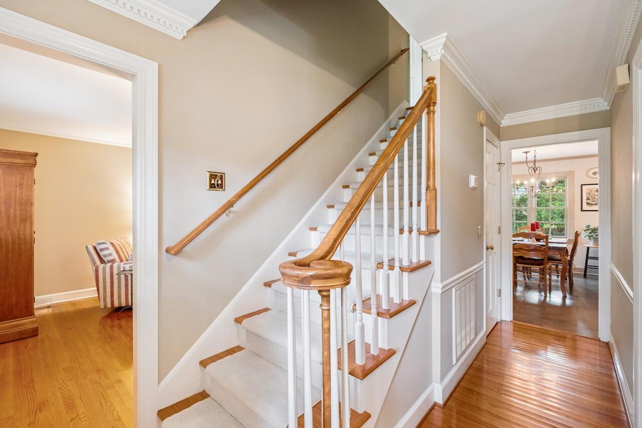 1146 Manor Lane