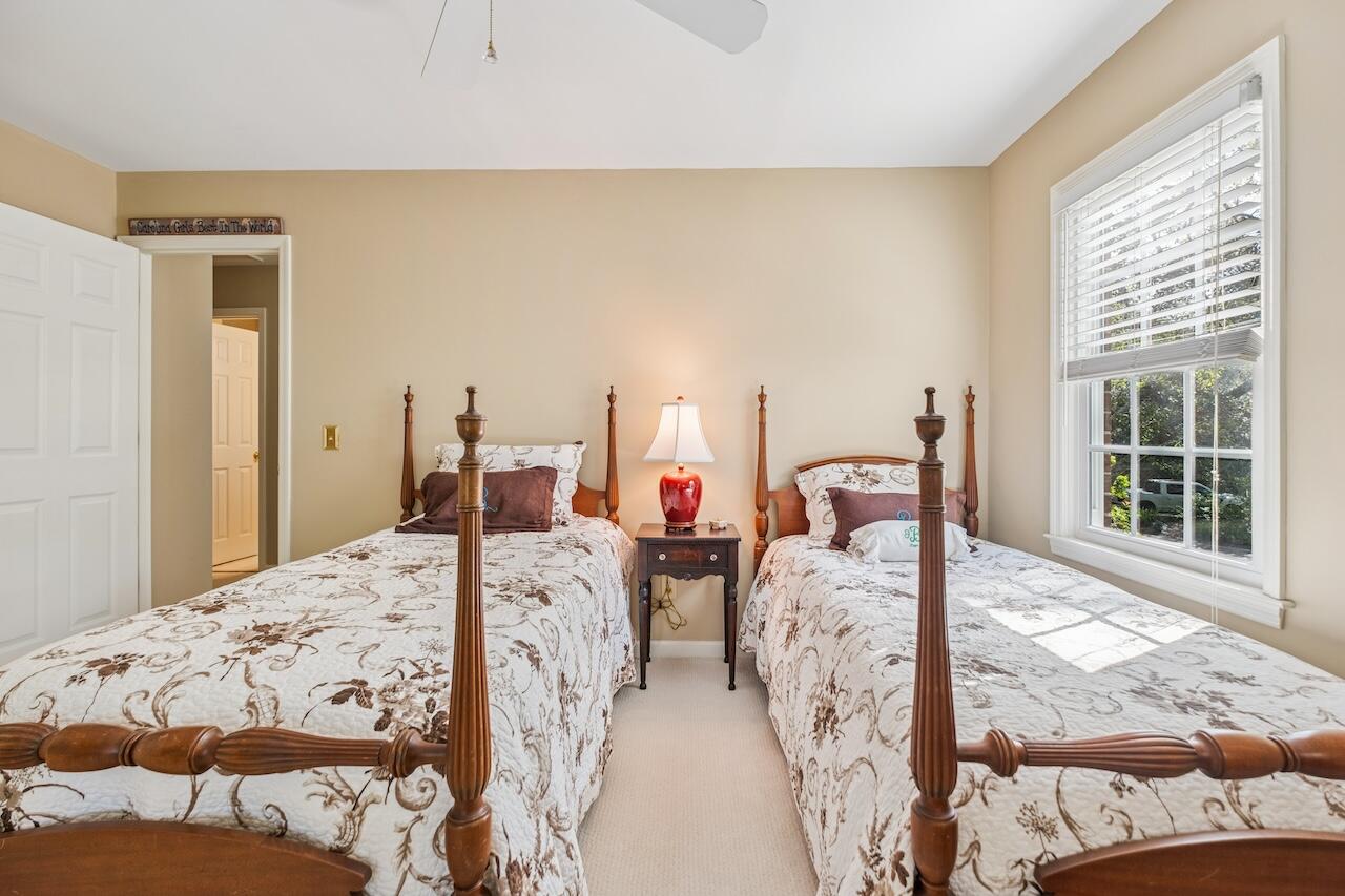 1146 Manor Lane