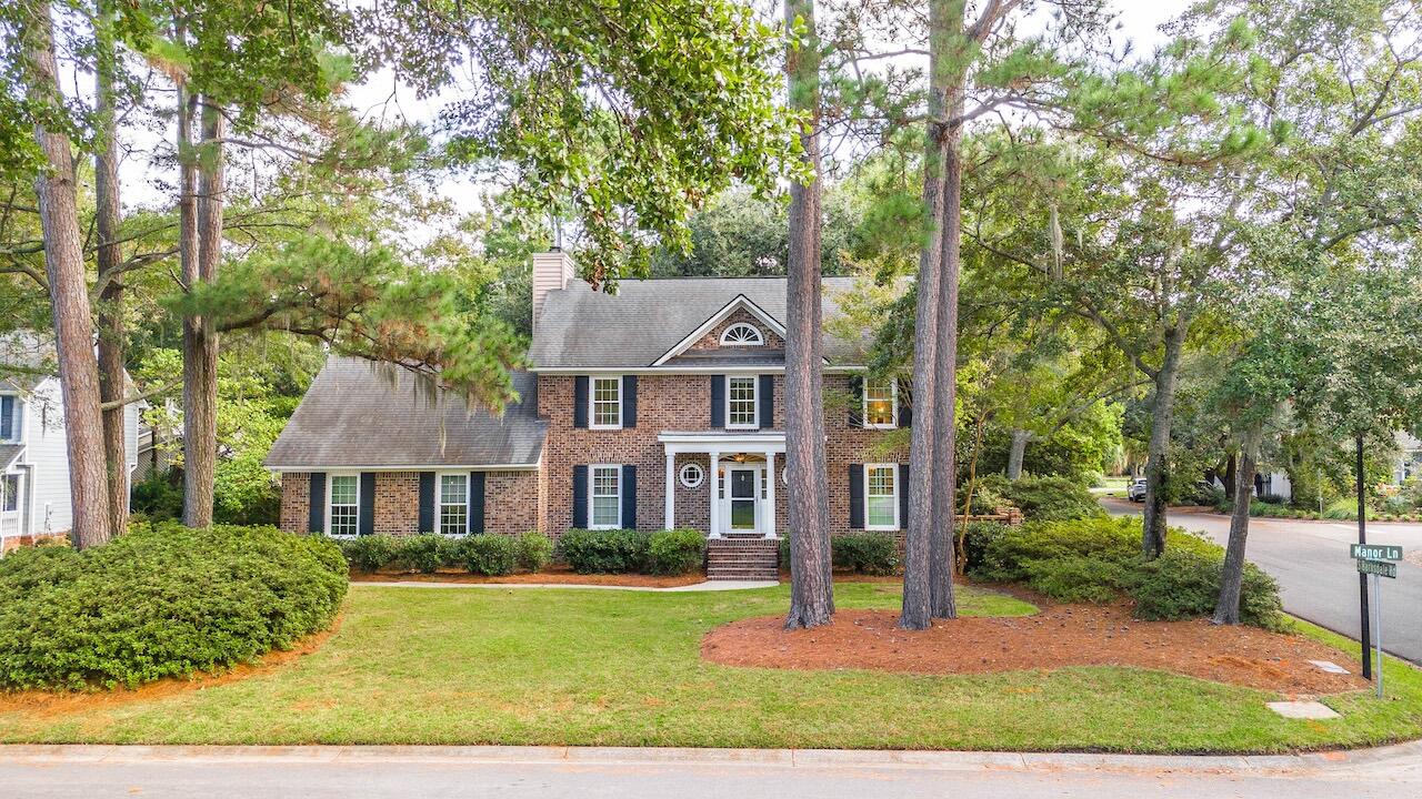 1146 Manor Lane
