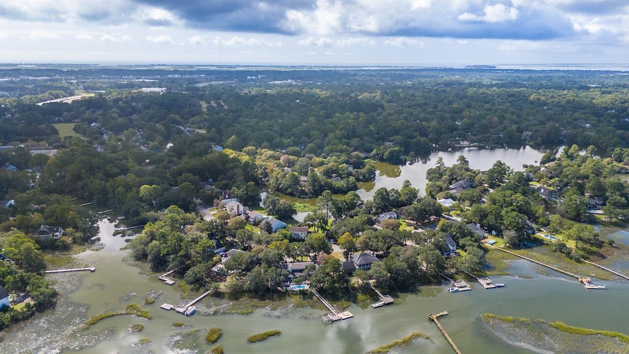 1146 Manor Lane
