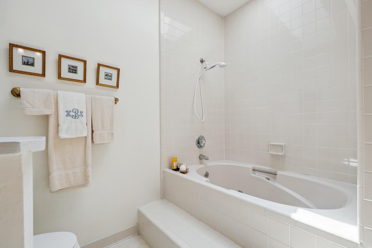 1551 Ben Sawyer Boulevard # J, Mount Pleasant Unit: 5-J