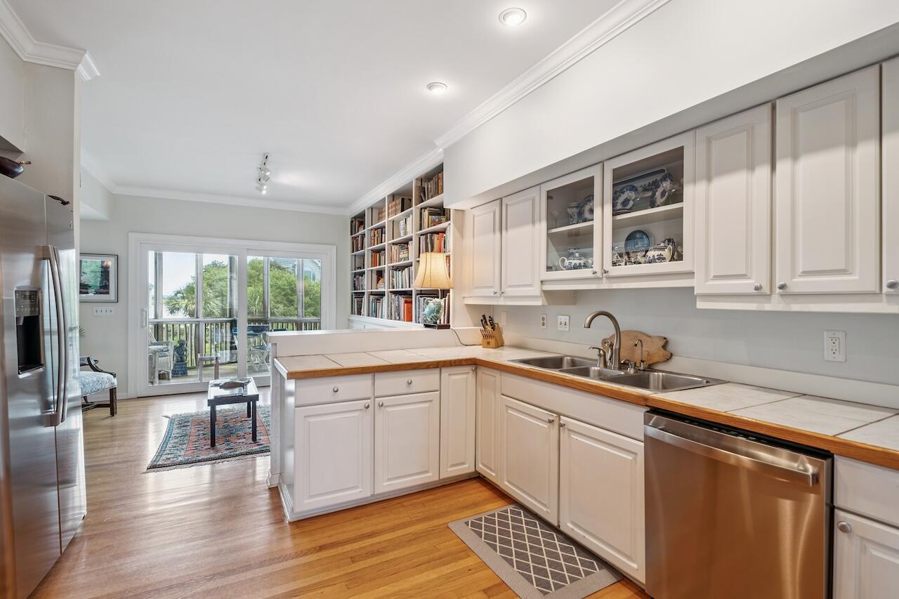 1551 Ben Sawyer Boulevard # J, Mount Pleasant Unit: 5-J