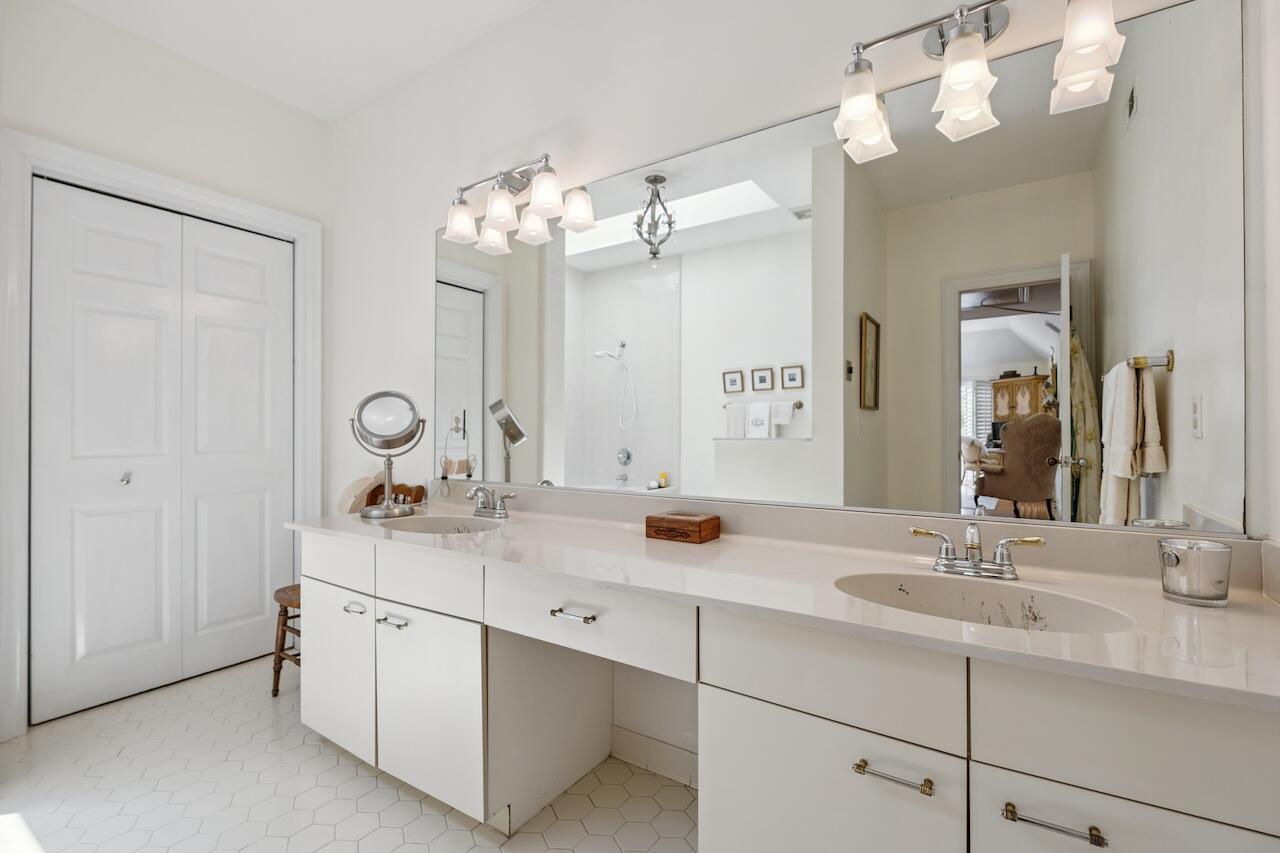 1551 Ben Sawyer Boulevard # J, Mount Pleasant Unit: 5-J