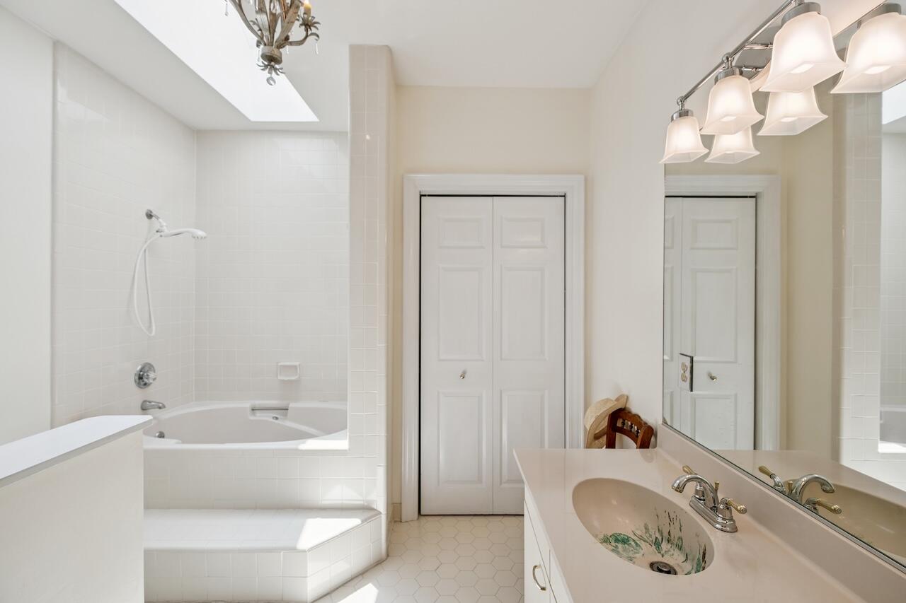 1551 Ben Sawyer Boulevard # J, Mount Pleasant Unit: 5-J