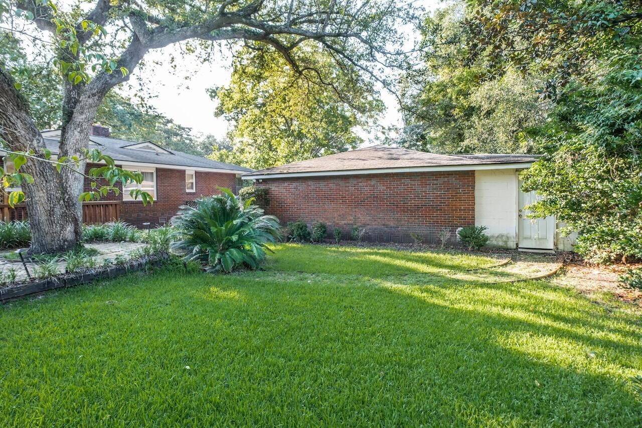 4968 Victoria Avenue