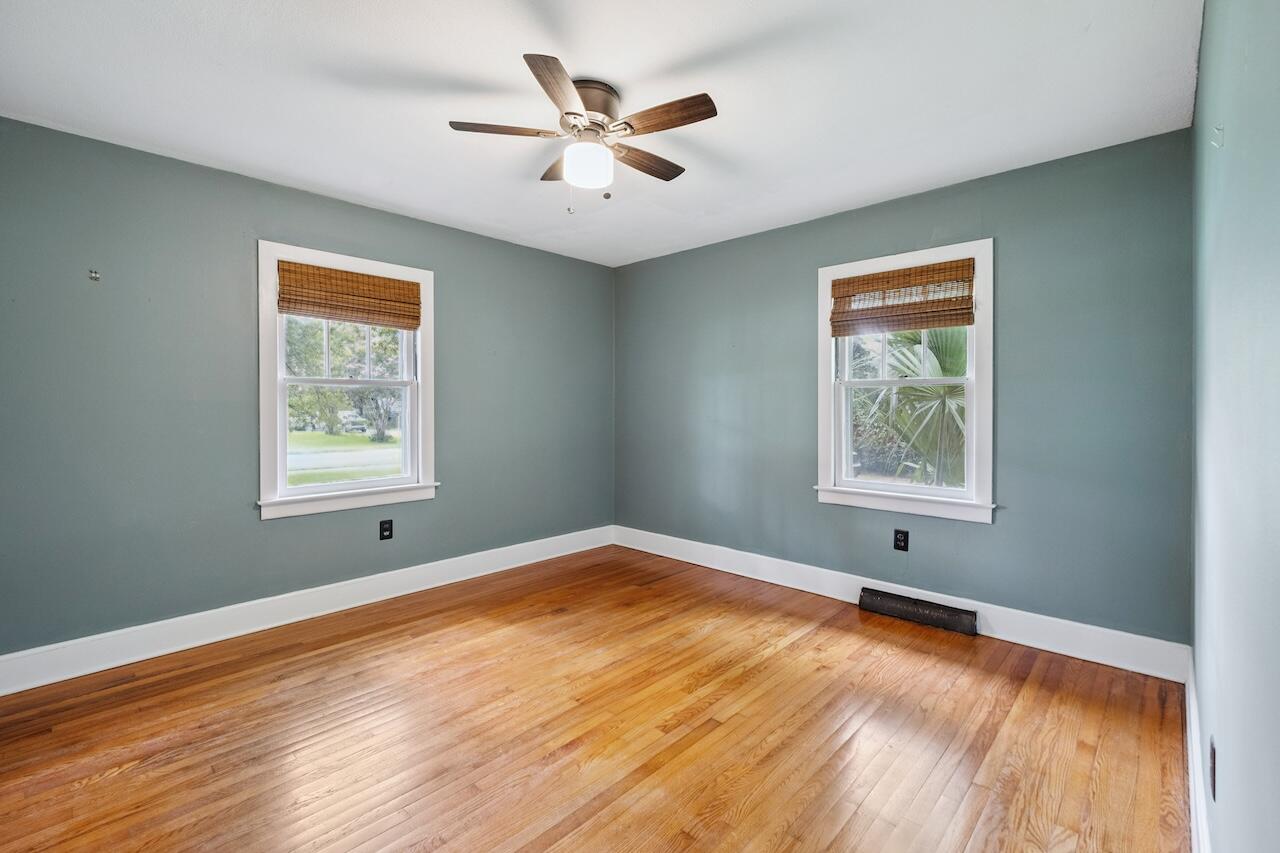 4968 Victoria Avenue