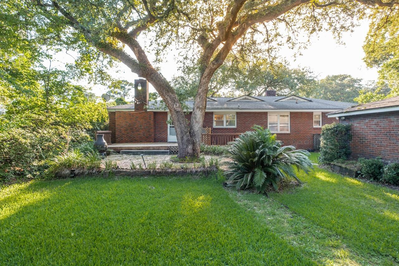 4968 Victoria Avenue