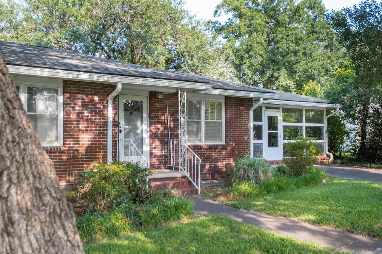 4968 Victoria Avenue