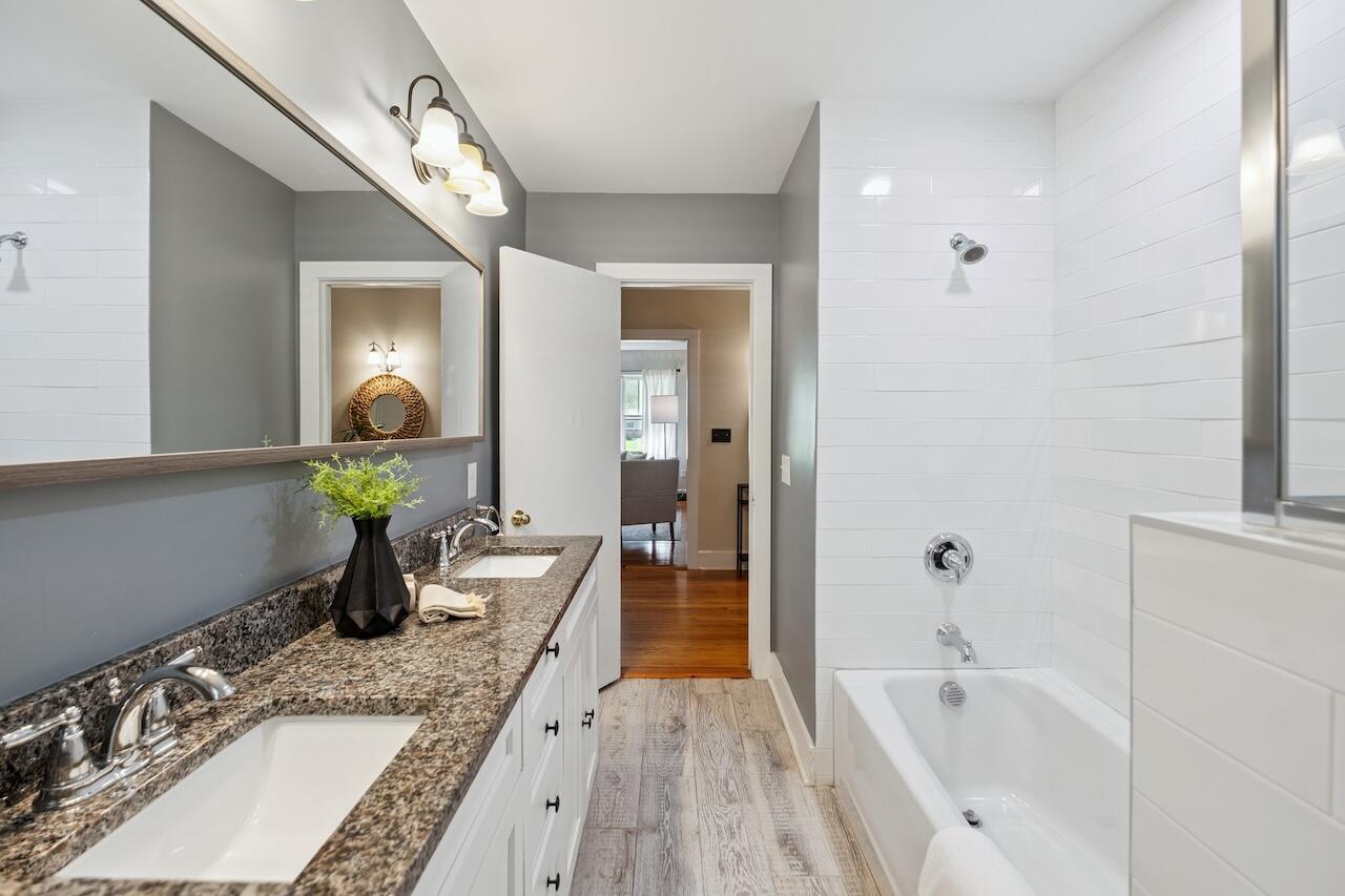 4968 Victoria Avenue