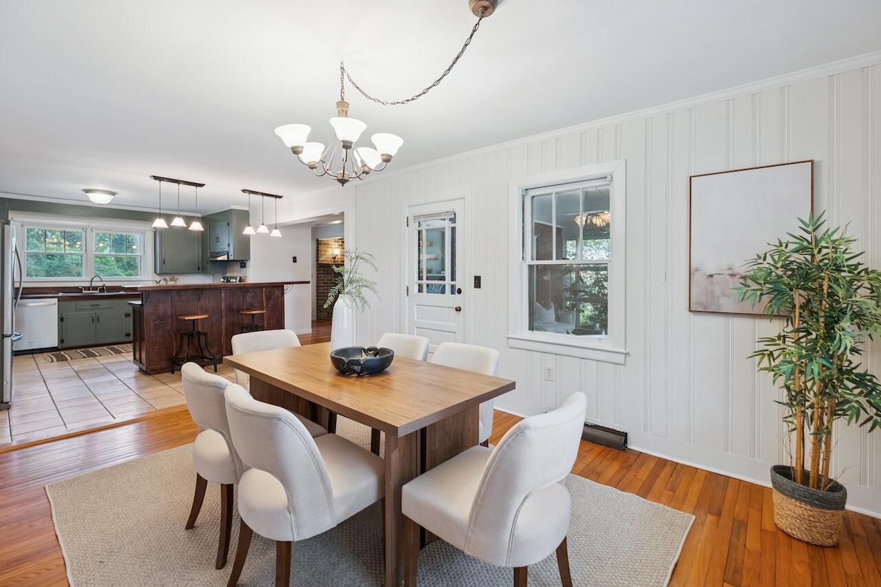 4968 Victoria Avenue