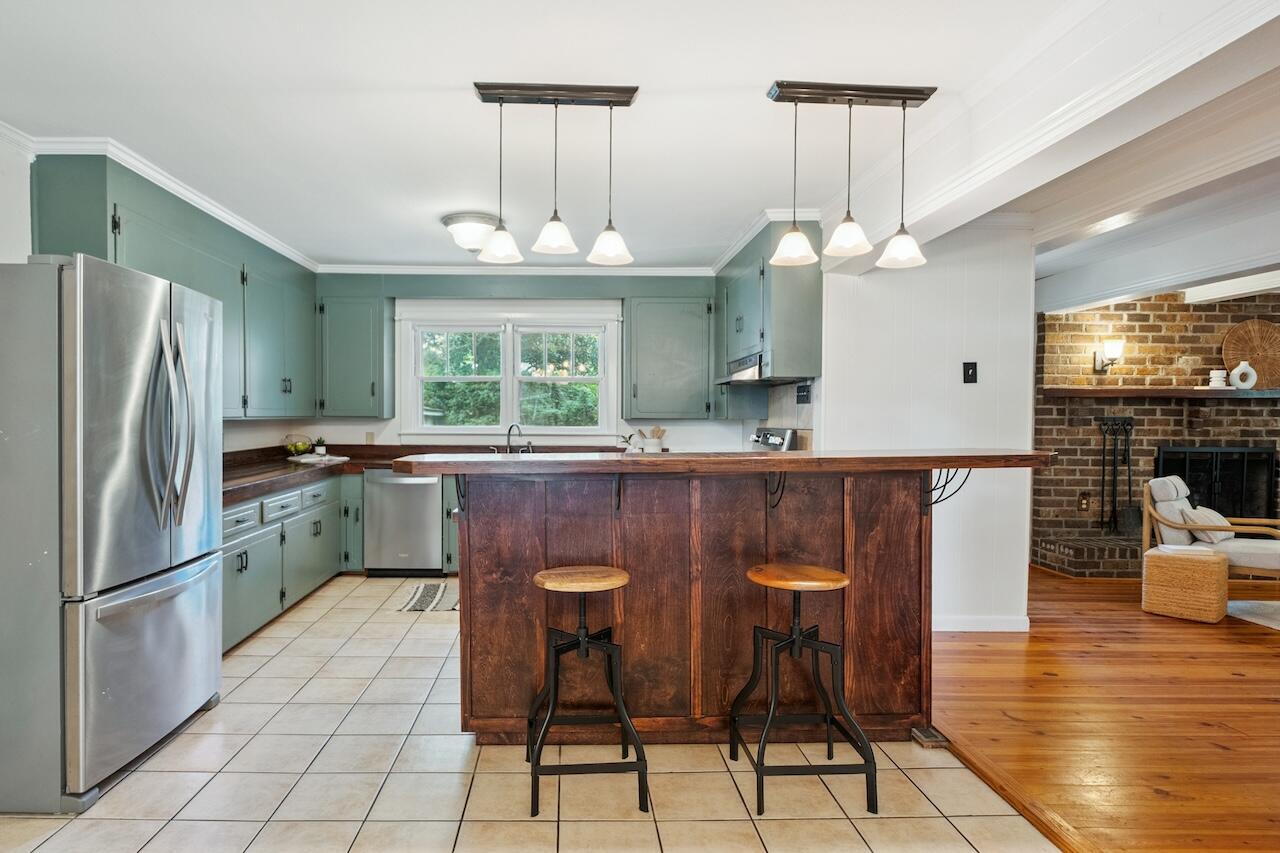 4968 Victoria Avenue