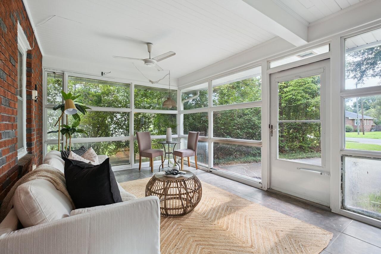 4968 Victoria Avenue