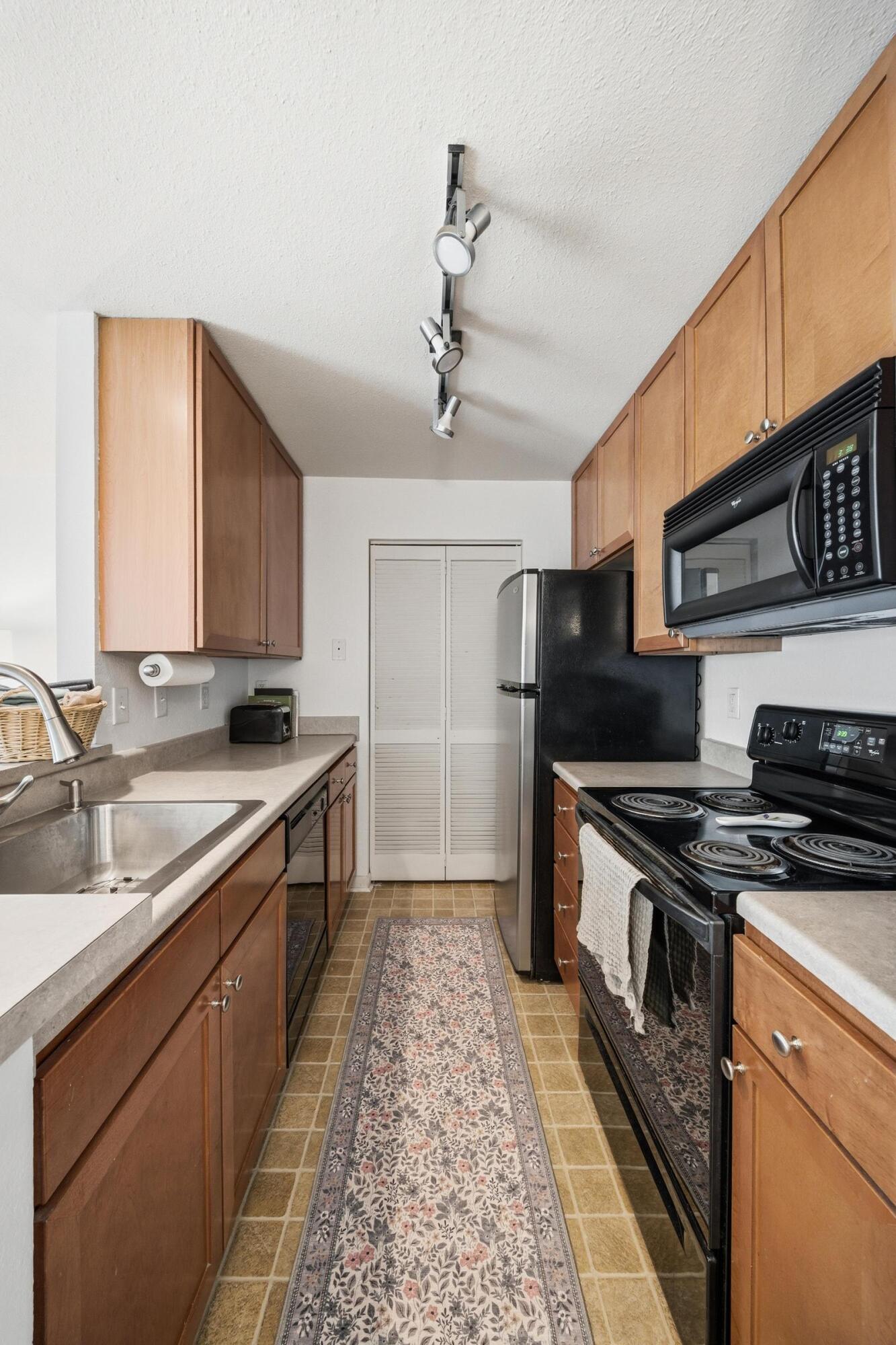 267 Alexandra Road Unit 12