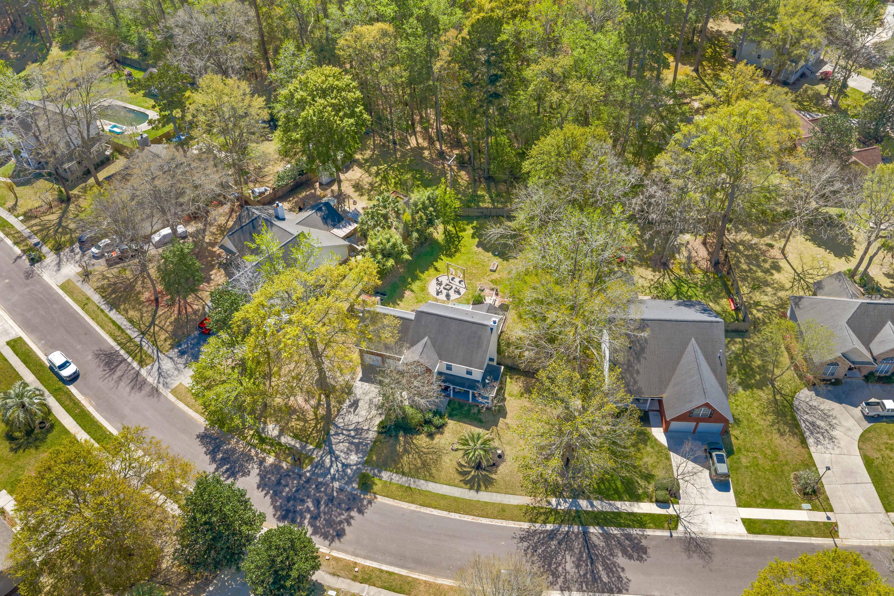 800 Essex Drive
