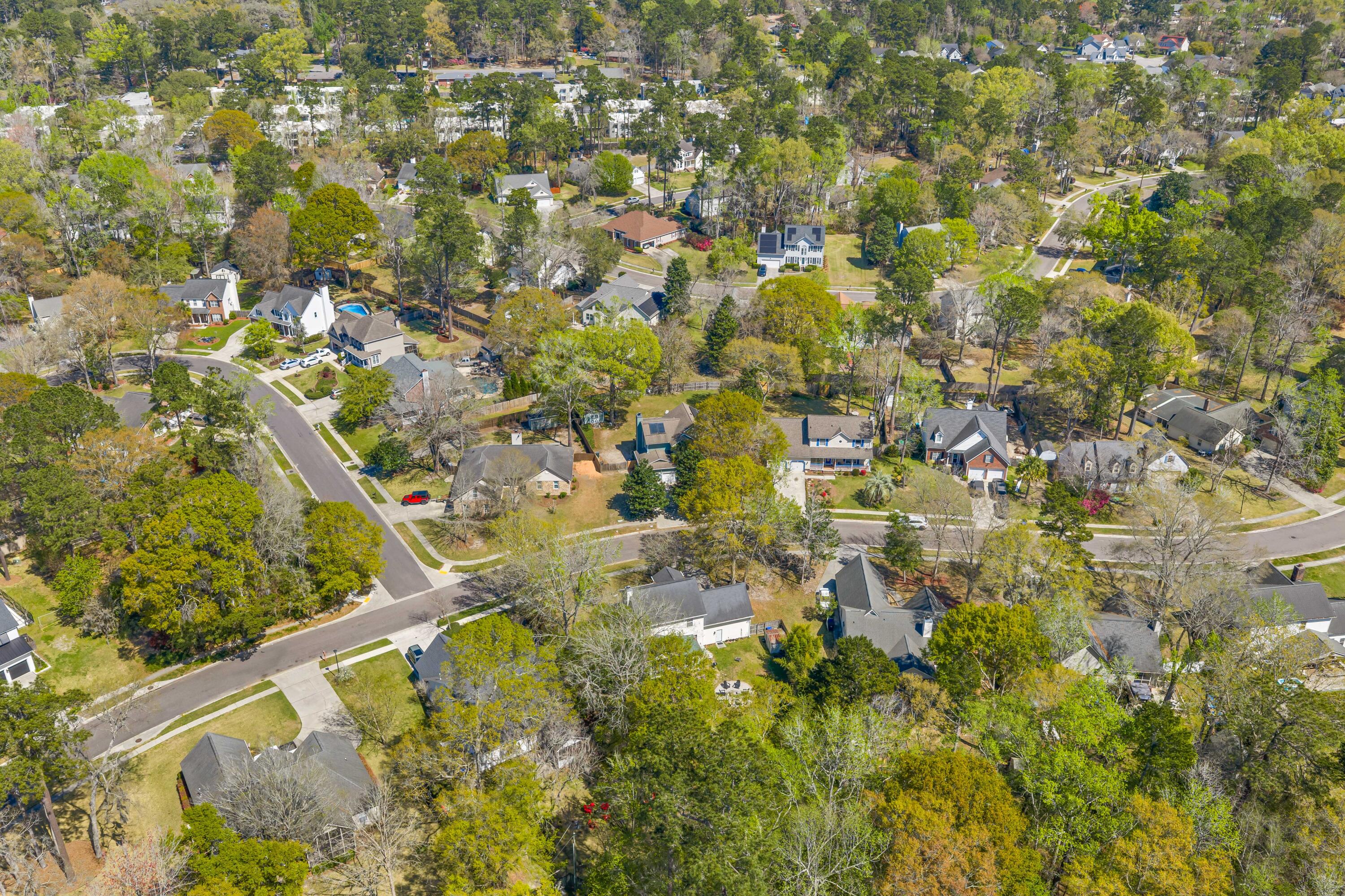 800 Essex Drive