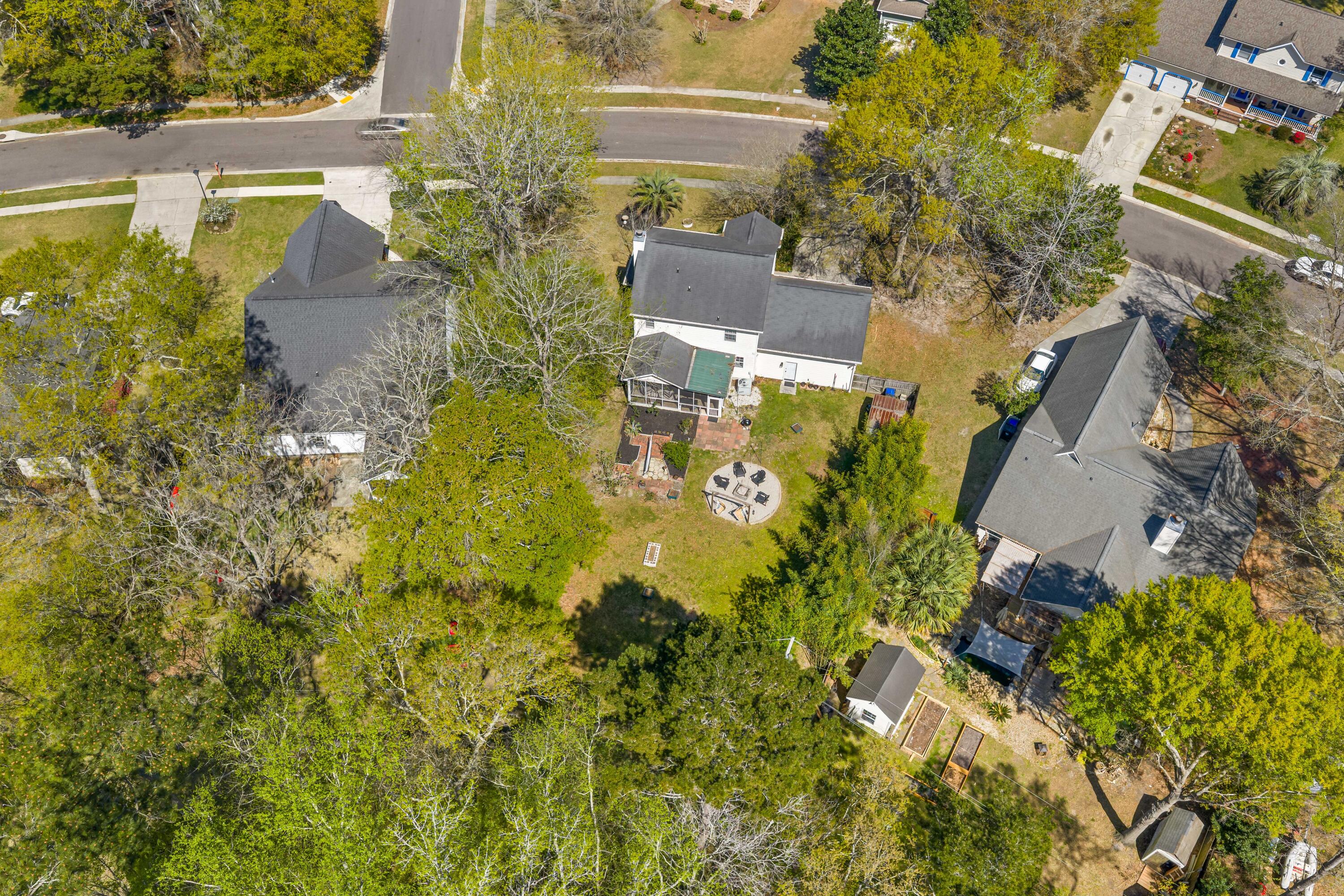 800 Essex Drive