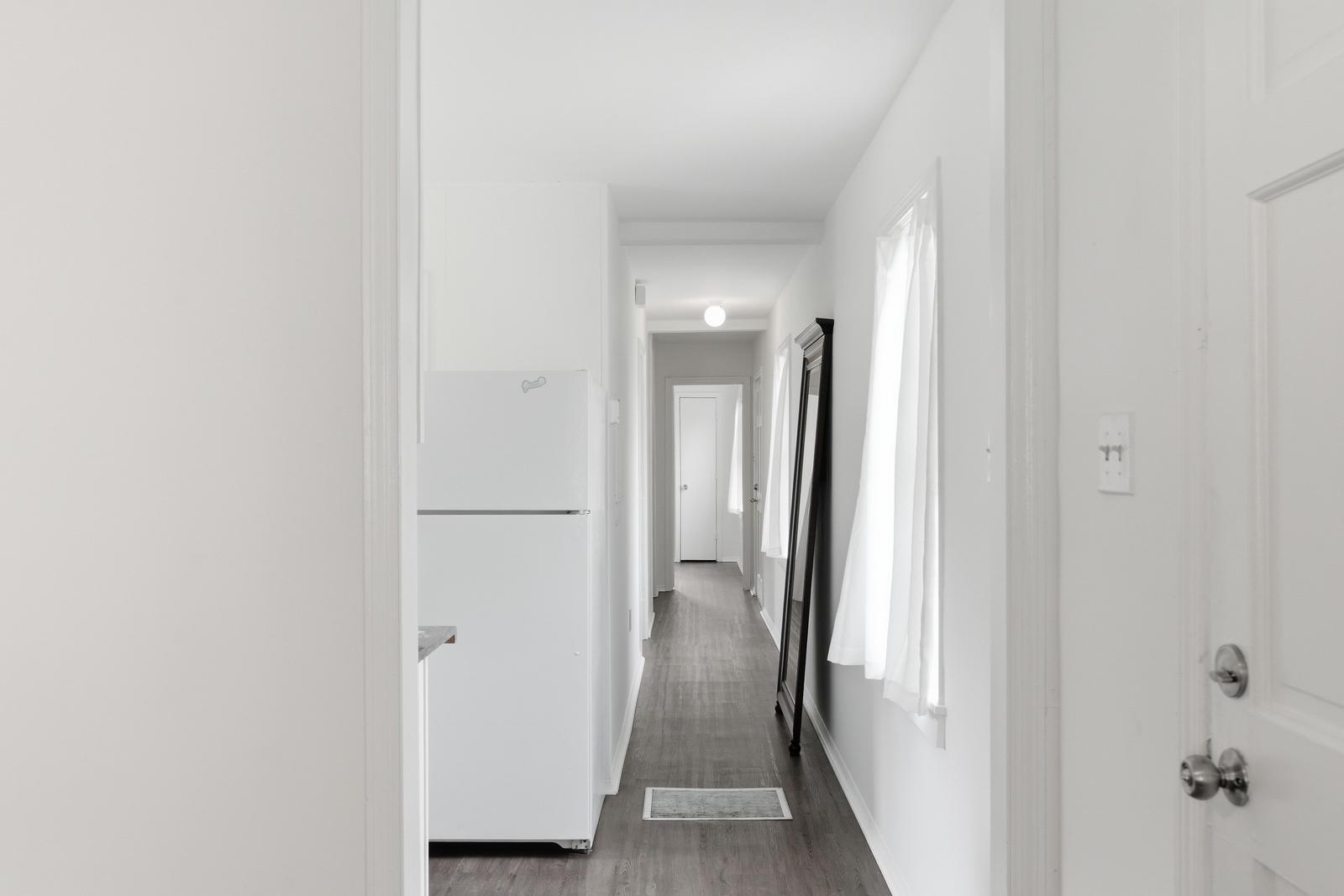 87 1/2 1/4 Warren Street