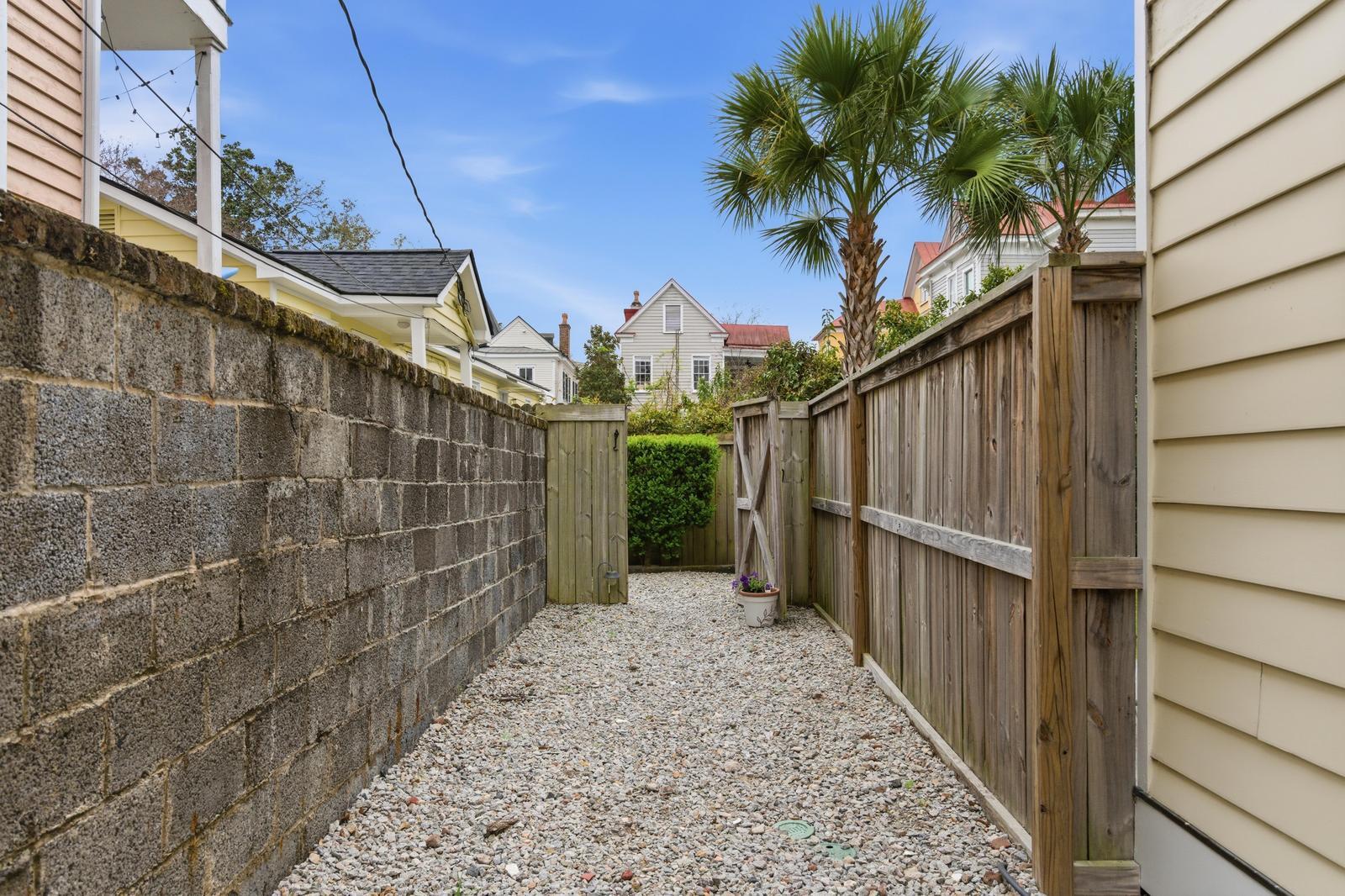 87 1/2 1/4 Warren Street