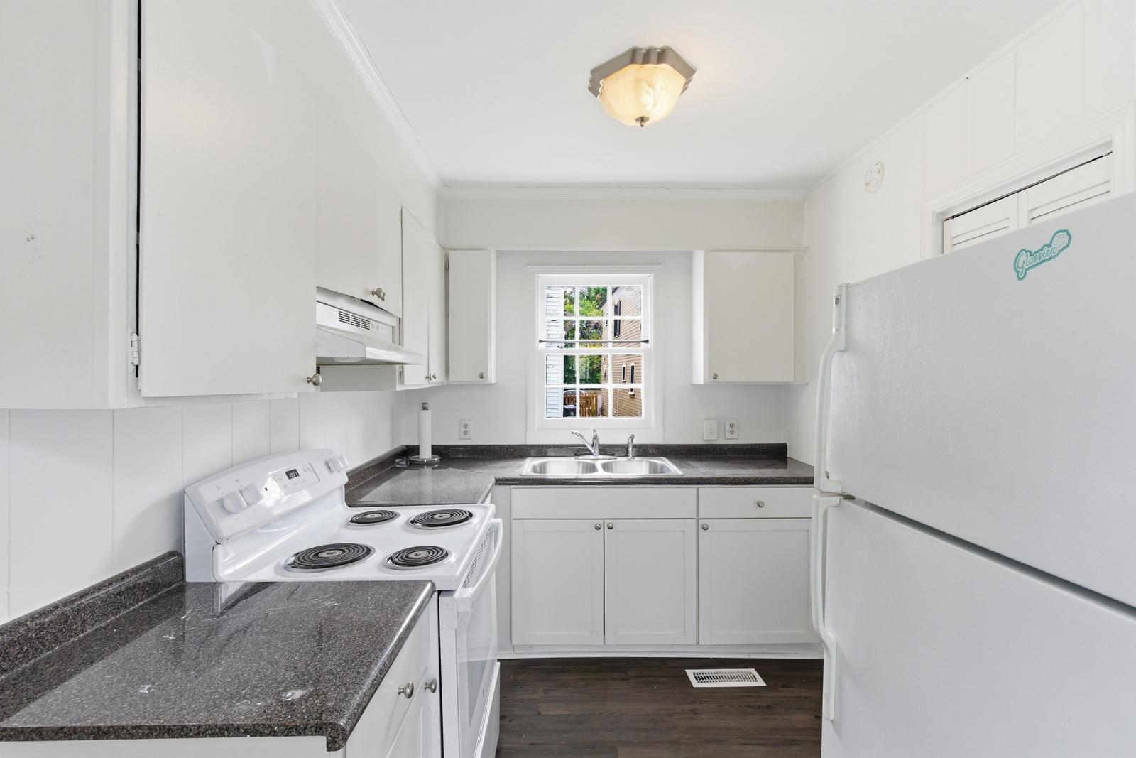 87 1/2 1/4 Warren Street