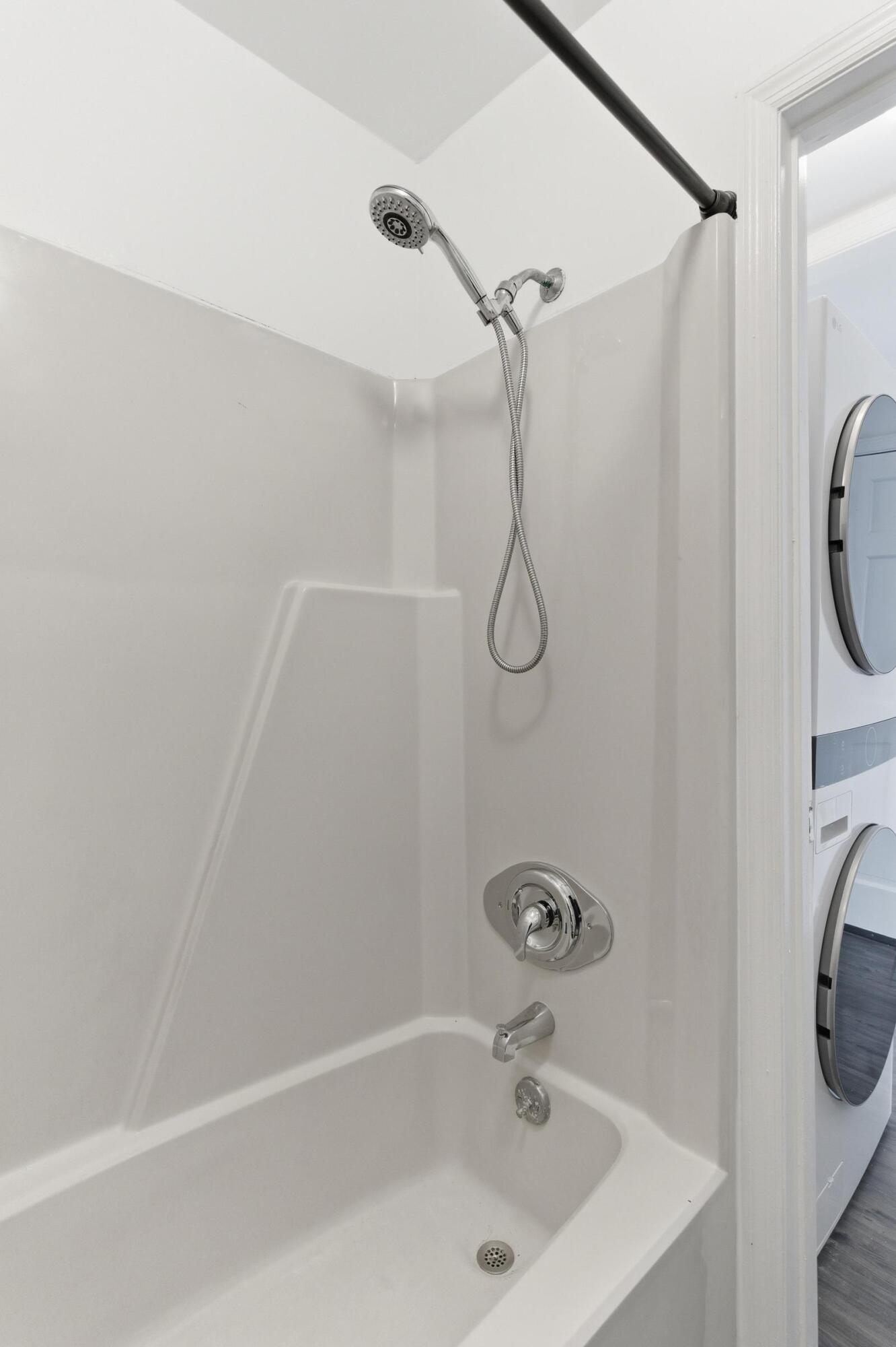 87 1/2 1/4 Warren Street