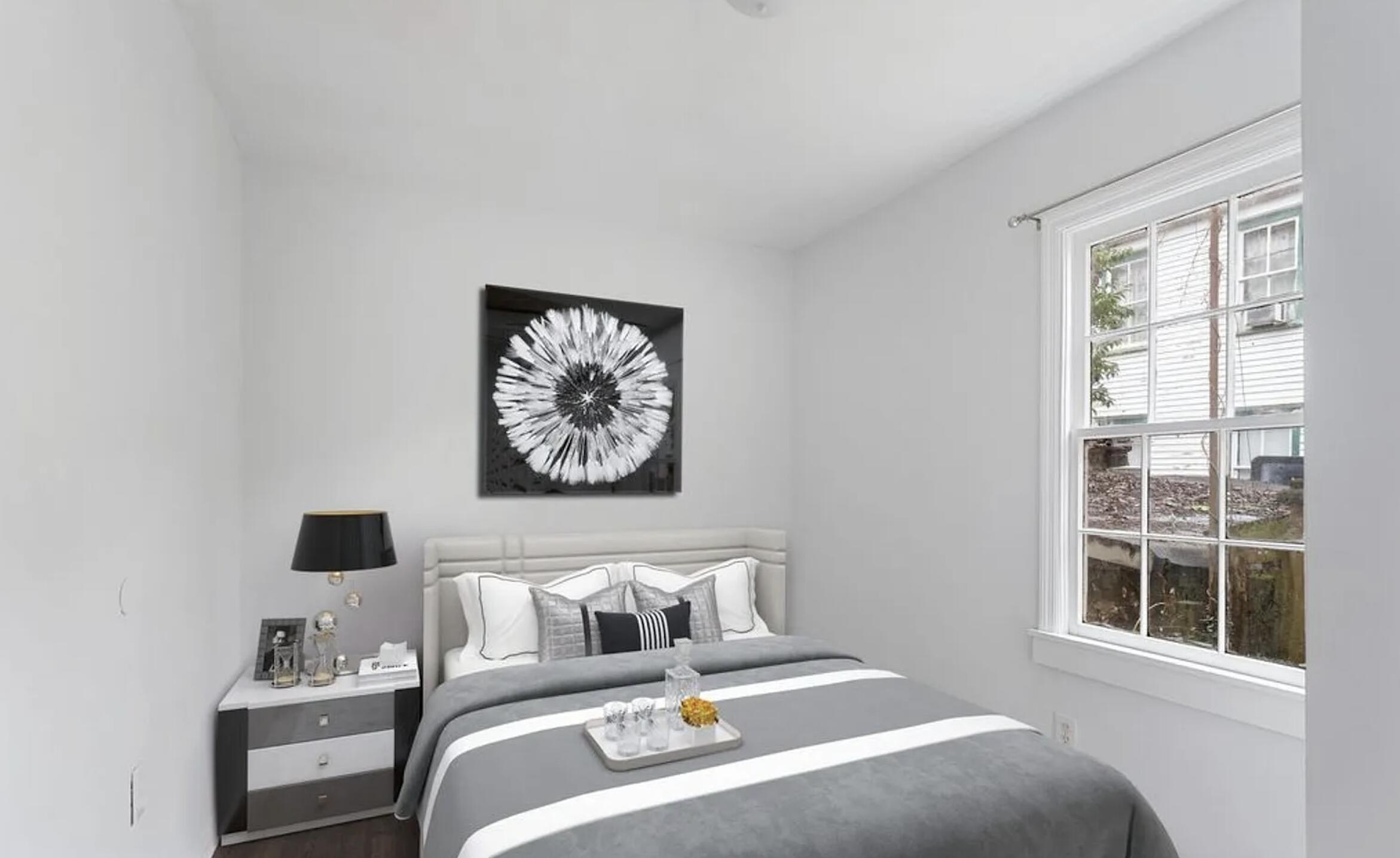 87 1/2 1/4 Warren Street