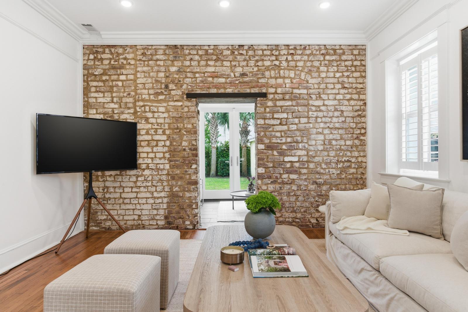 87 1/2 1/4 Warren Street