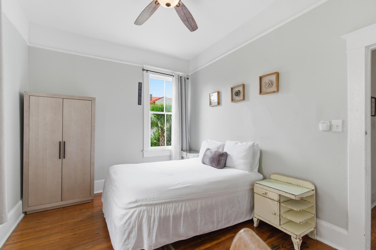 87 1/2 1/4 Warren Street