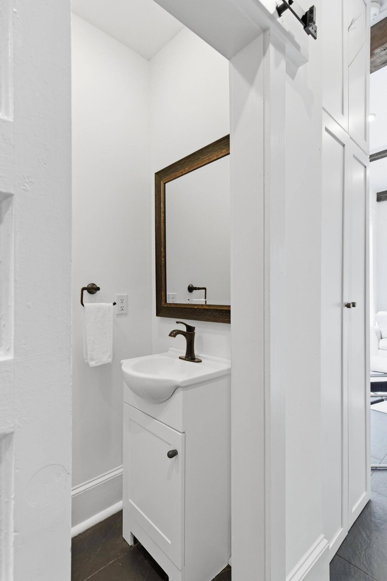 87 1/2 1/4 Warren Street