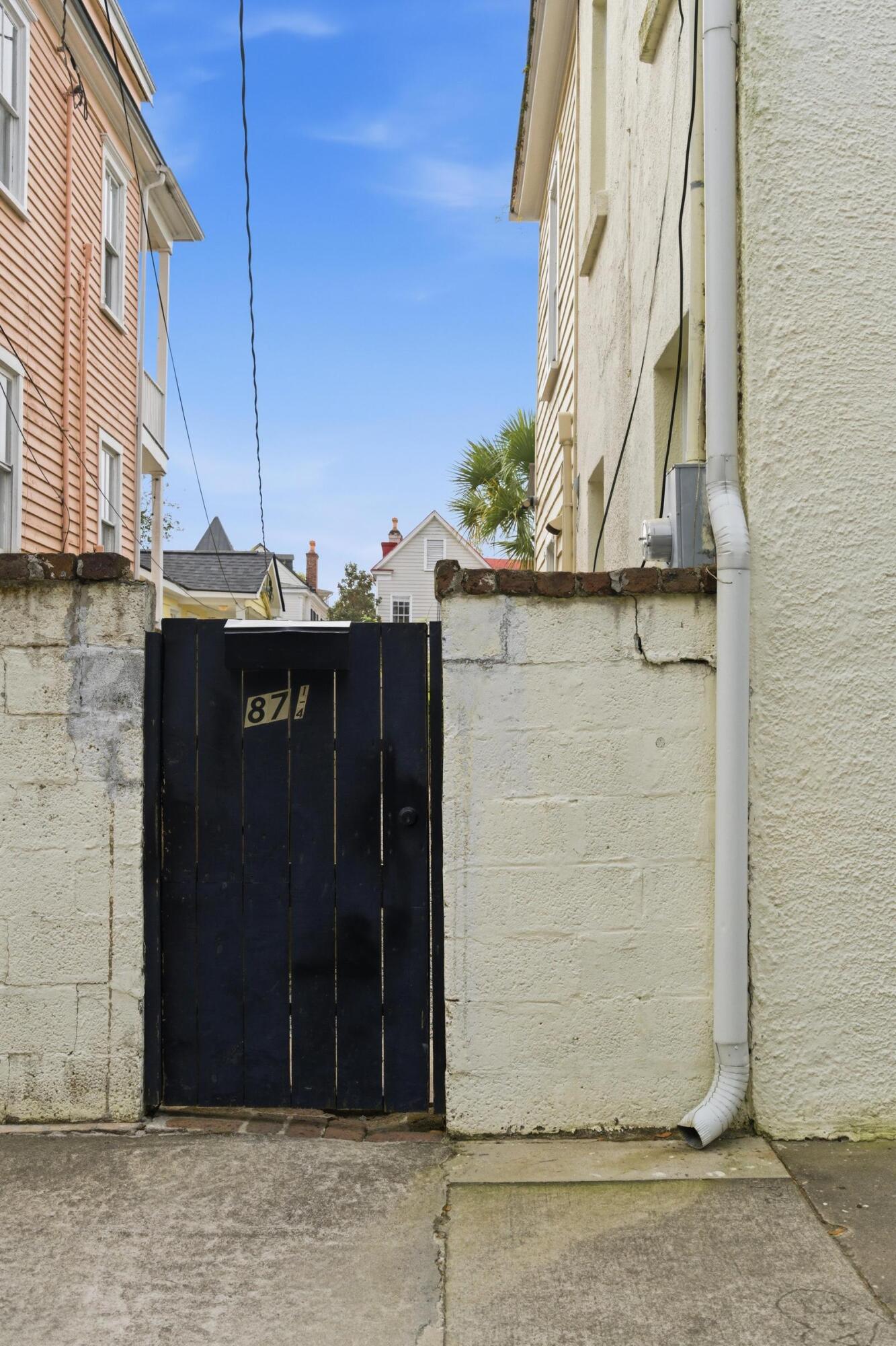 87 1/2 1/4 Warren Street