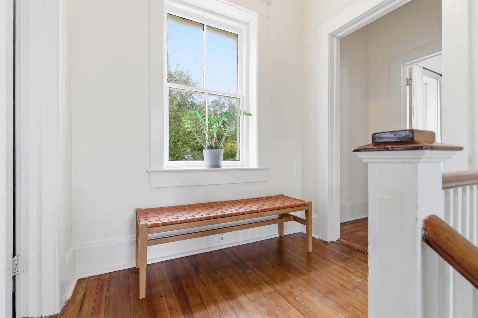 87 1/2 1/4 Warren Street