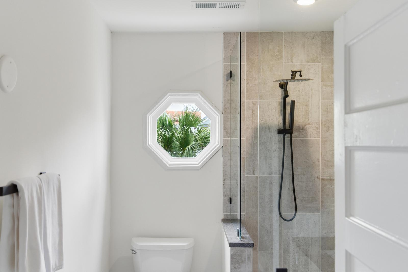 87 1/2 1/4 Warren Street