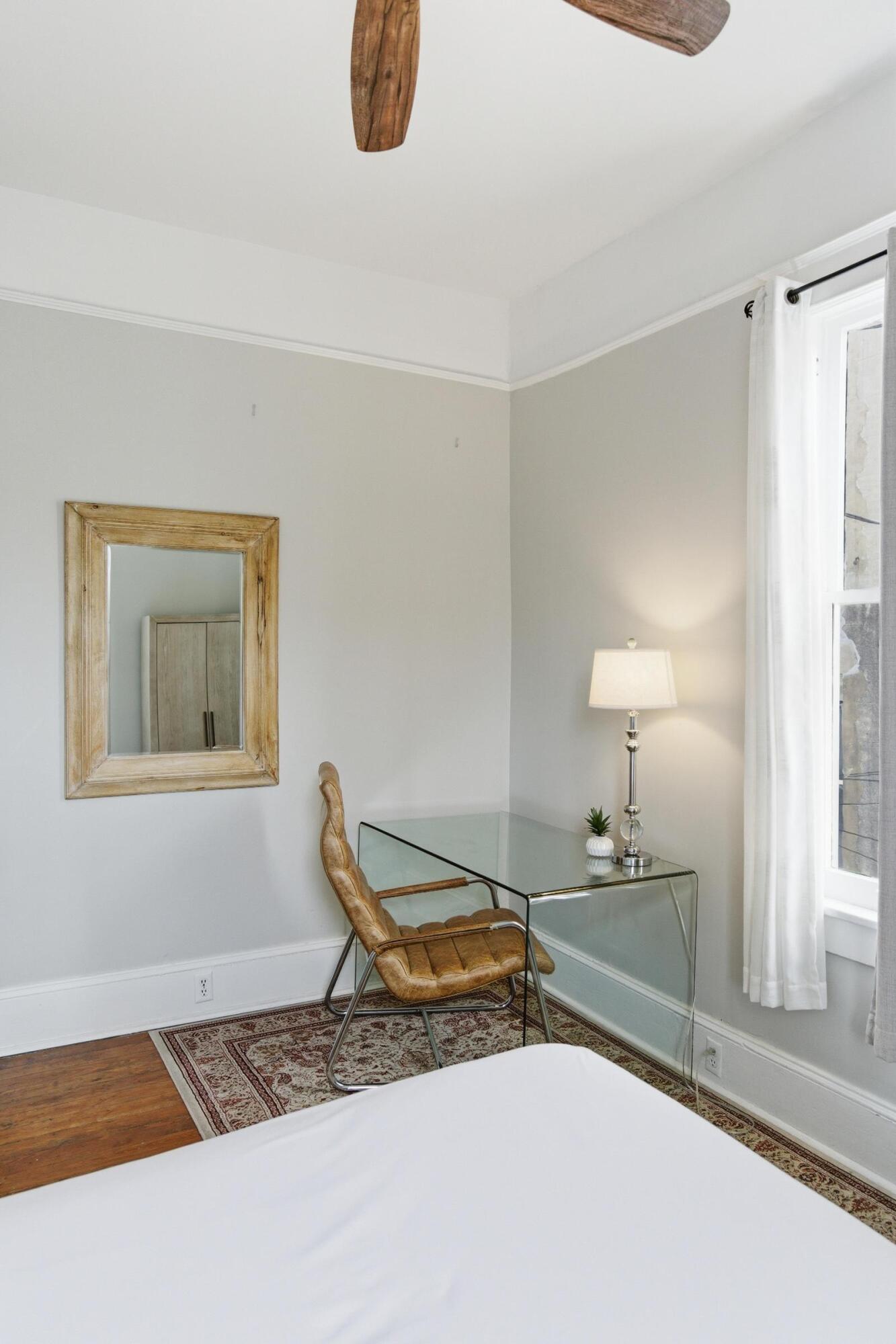 87 1/2 1/4 Warren Street