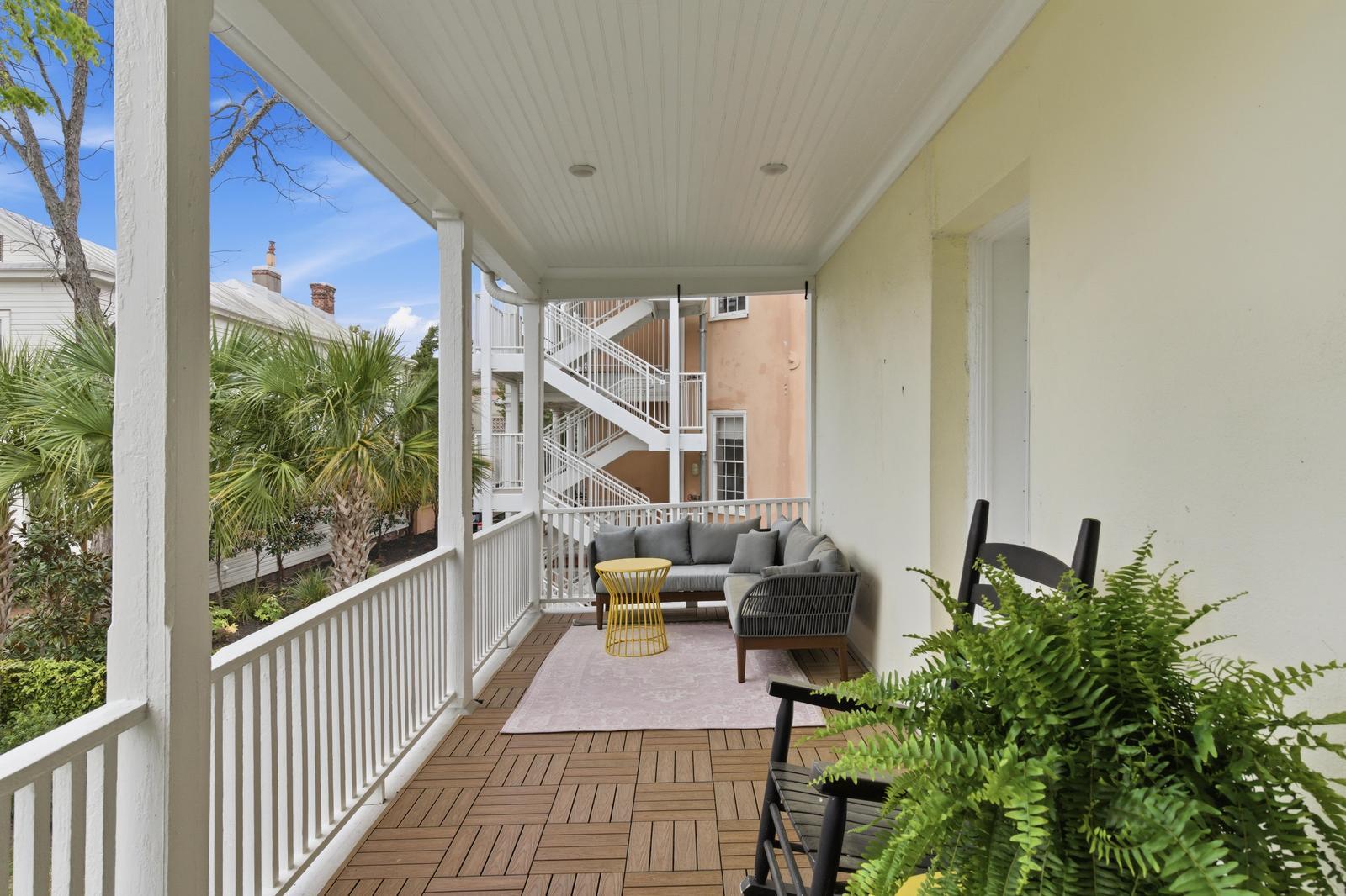 87 1/2 1/4 Warren Street