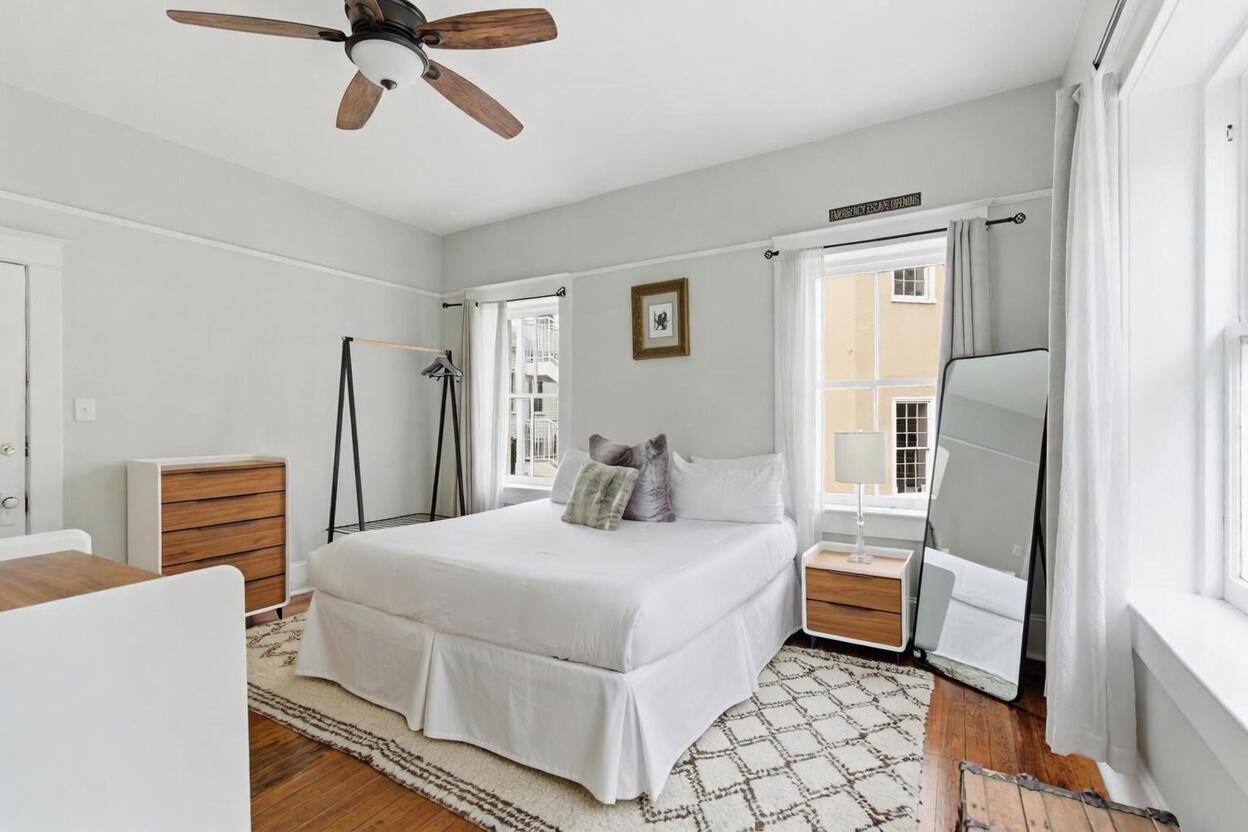 87 1/2 1/4 Warren Street