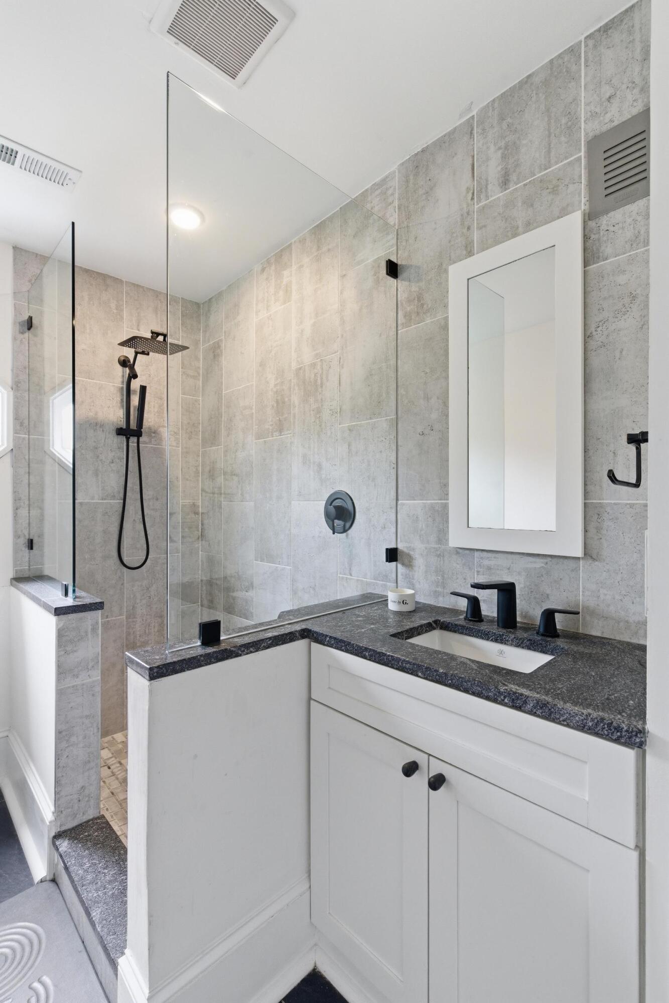 87 1/2 1/4 Warren Street