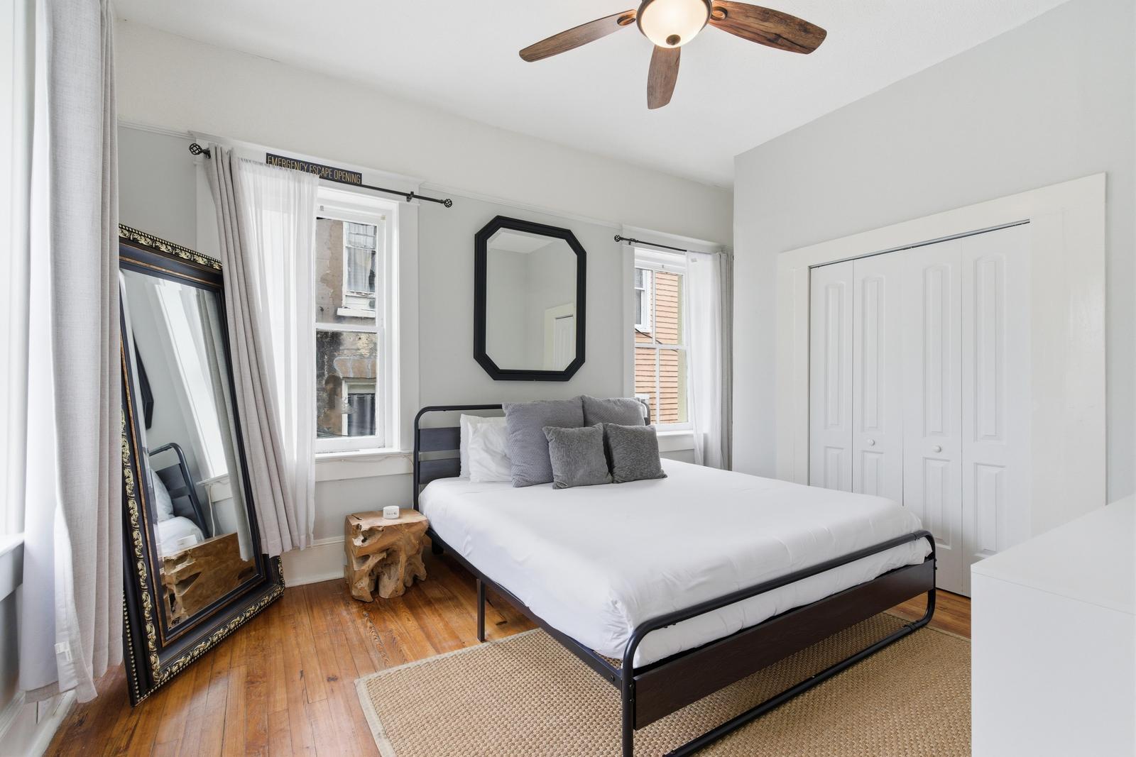 87 1/2 1/4 Warren Street