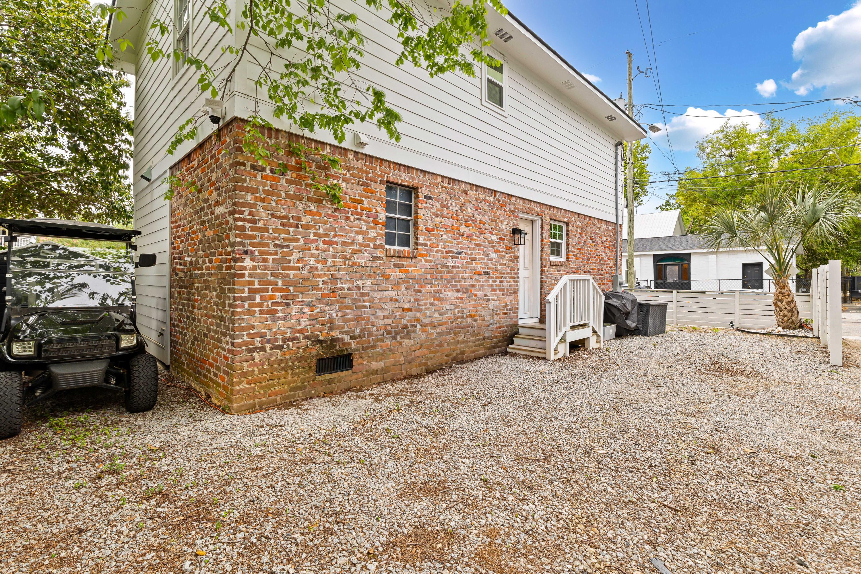16 Amherst Street
